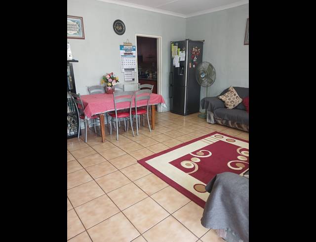 3 BEDROOM FREEHOLD FOR SALE IN PARADISE